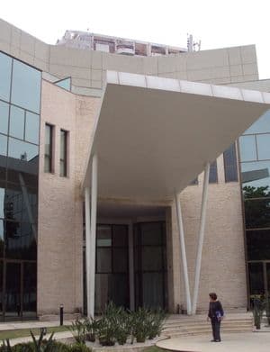 Cosmopolitan Work Style